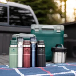 Thermosbeker Stanley The Trigger Action Travel Mug Wine 0,35L -Bo-Camp Winkel Stanley20 20The20Trigger Action20Travel20Mug20 20Lifestyle20Images20 205 1
